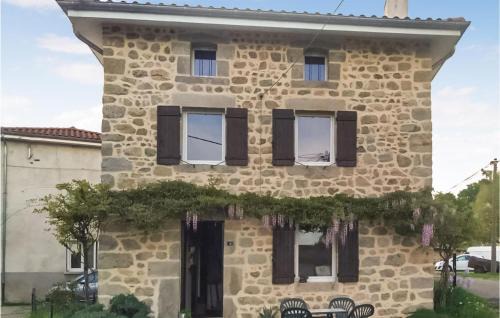 2 Bedroom Awesome Home In Bas-En-Basset
