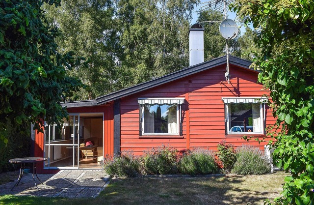 2 bedroom awesome home in Nybrostrand