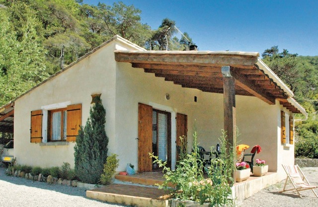 2 bedroom awesome home in Teyssieres
