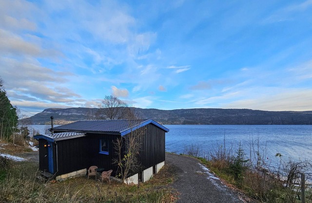 2 bedroom awesome home in Vikersund