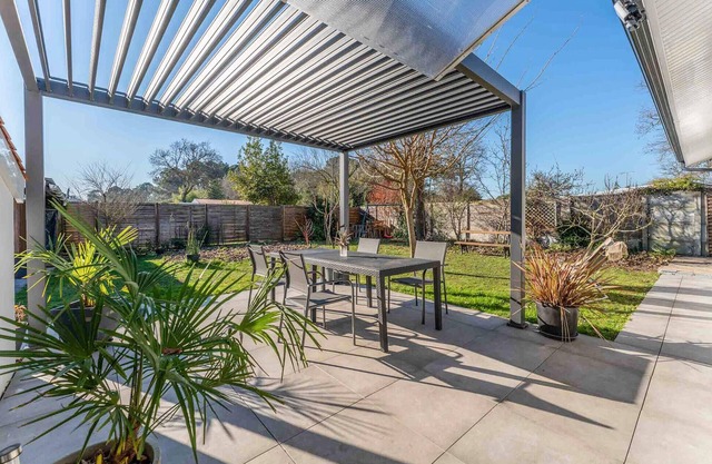2 bedroom awesome home in Merignac