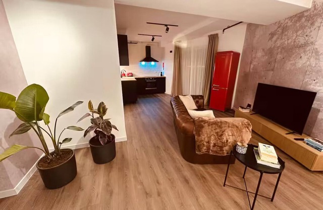 2 bedroom beachside 13th Floor Apartment