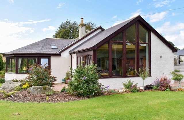2 Bedroom bungalow Aberdeen within the beautiful countryside.
