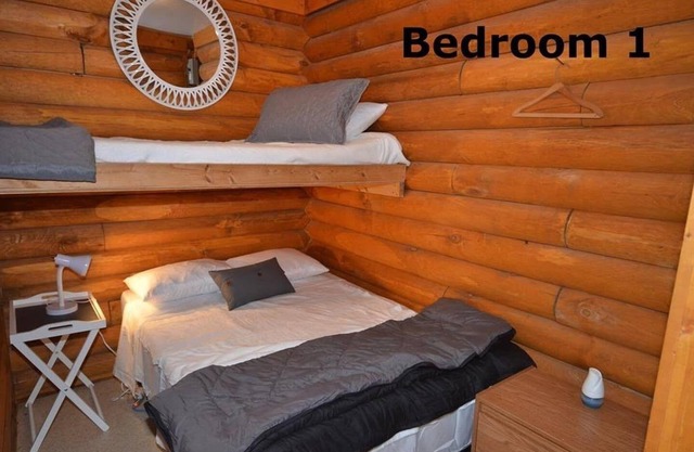 2 Bedroom Cabin at Delaronde Resort - Cabin #2