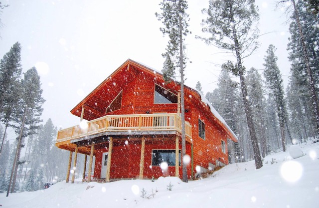 2 Bedroom Cabin near Philipsburg, Montana