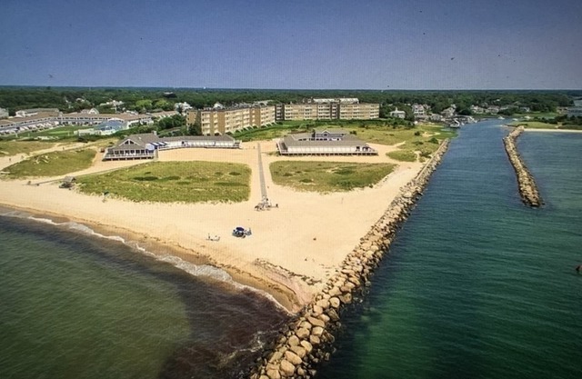 2 bedroom condo, private beach, pool, tennis, pickle ball and dining