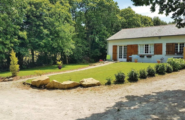2 bedroom cozy home in Locronan