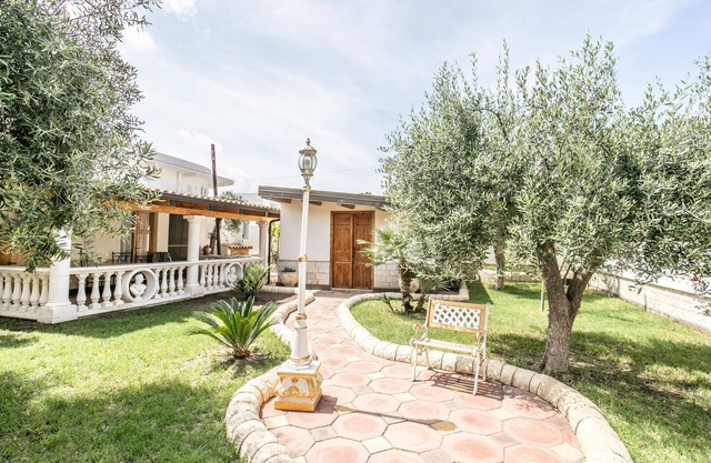 2 bedroom cozy home in Noto -SR-