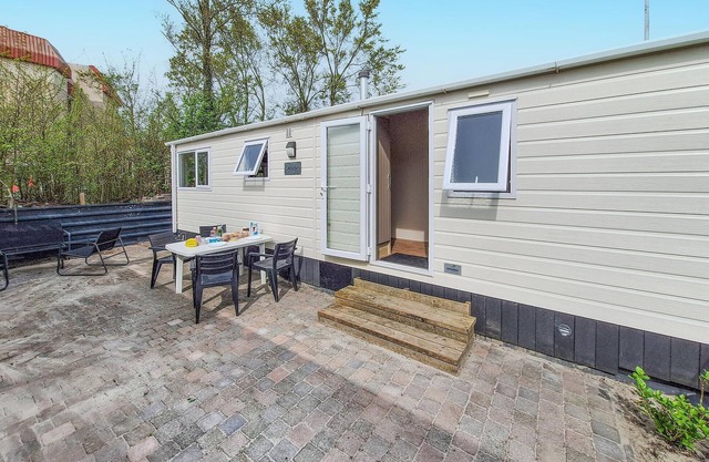 2 bedroom cozy (sta)caravan in Makkum
