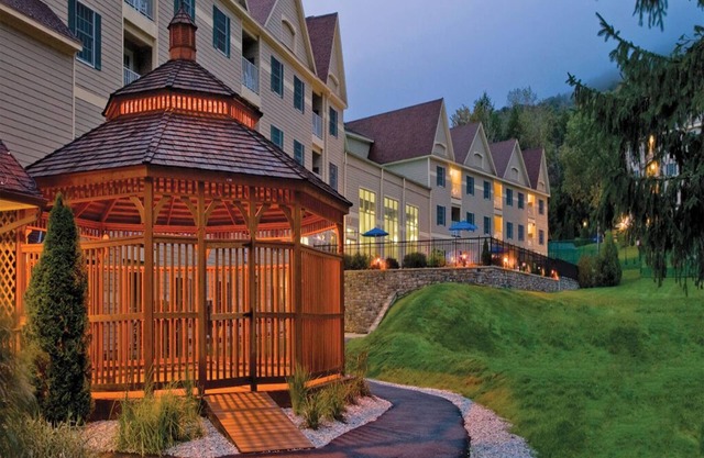 2 Bedroom Deluxe Condo at Bentley Brook, Jiminy Peak Ski Mountain!