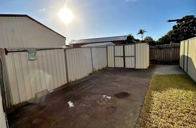 2 Bedroom Flat In Colyton