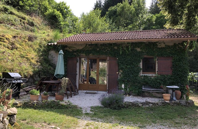 2 Bedroom Private vacation home in Saint Jeure d'Andaure