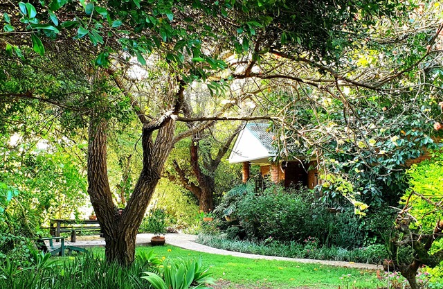 2 BEDROOM GARDEN COTTAGE ON WILDLIFE ESTATE