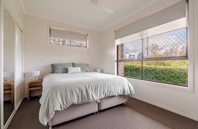 2 Bedroom Granny Flat in Nerang with Shared Pool!