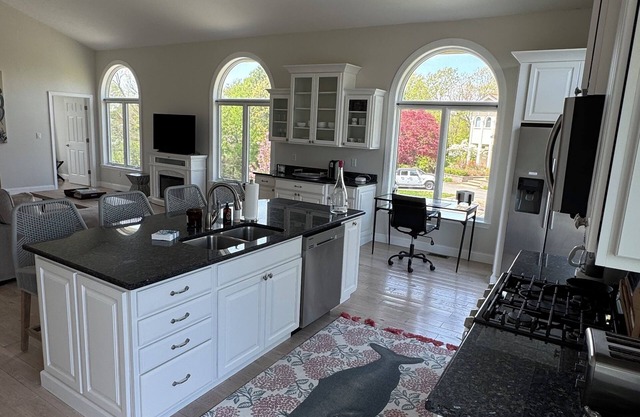 2 Bedroom Guesthouse Near Picturesque Cohasset Harbor
