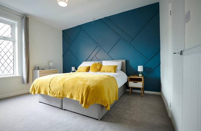 2 Bedroom House- Contractors - Families - Sleeps 4