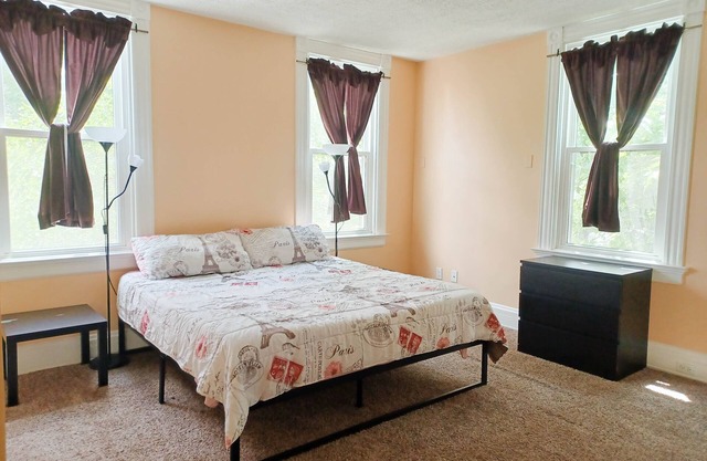 2 Bedroom House in the Heart of Northside, Close to Everything in Cincinnati