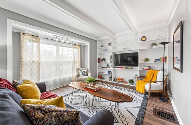 2 Bedroom in Kamm`s Corner!