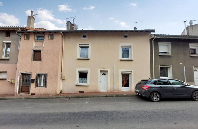 2 bedroom lovely home in Bas-en-Basset