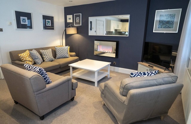 2 Bedroom Luxury 'Beach Life' Apartment. Sea View