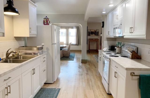 2-Bedroom Luxury Loft in the Heart of Downtown Munising