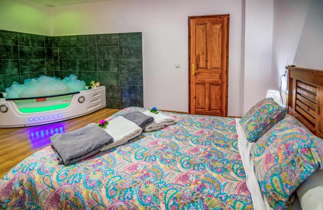 2 Bedroom Nice Apartment In La Omañuela