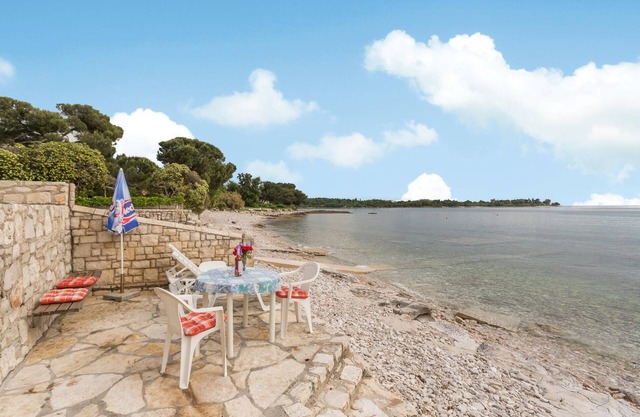 2 bedroom nice home in Sveti Ivan
