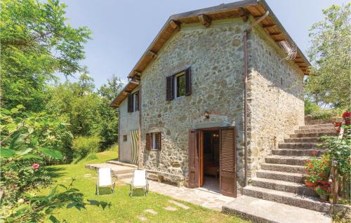 2 Bedroom Stunning Home In Casoli Lu