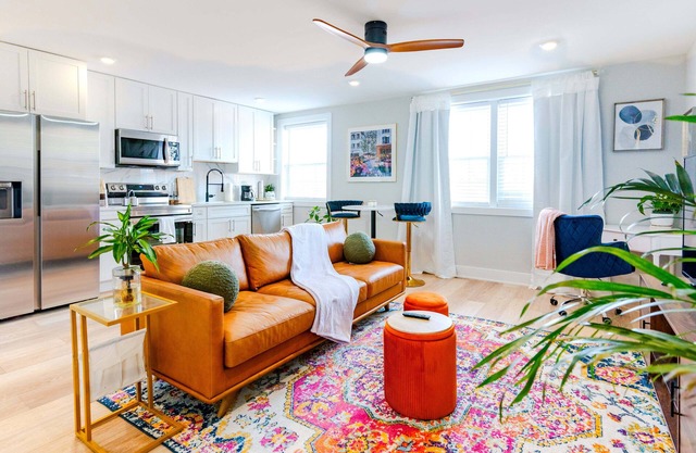 2-bedroom townhome in charming Philadelphia with WiFi, AC