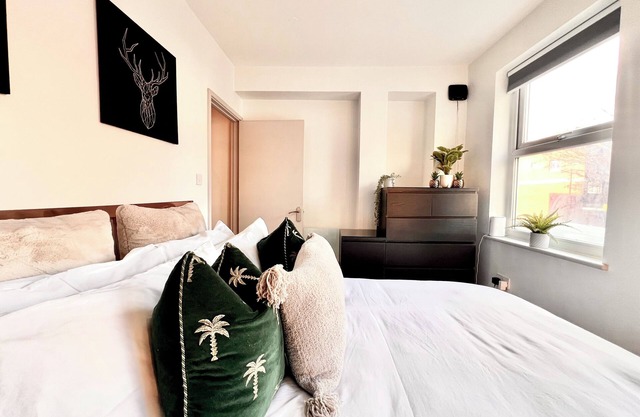 2 Bedroom Zone 1 Apartment Central London