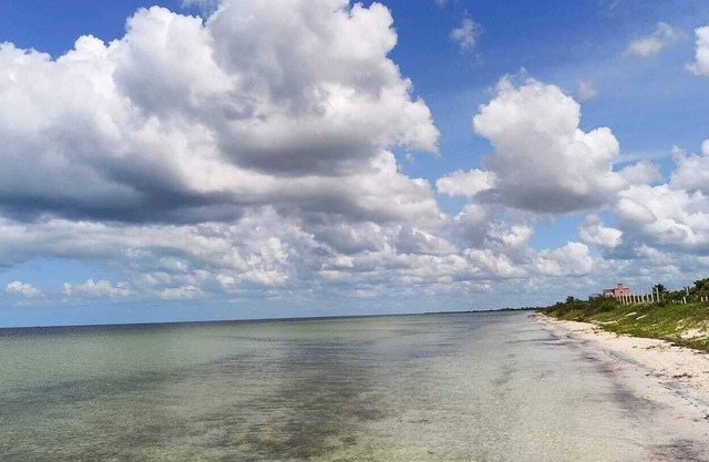 2 bedrooms 3 bathrooms 100 feet from the beach