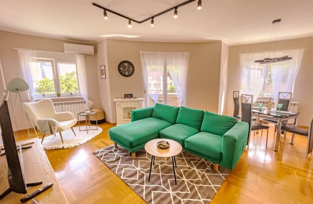 2 bedrooms, City center!