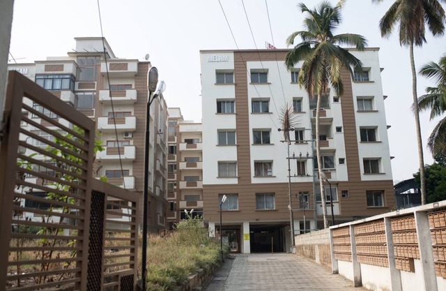 2 BHK Furnished Flat - Suite - 200 m to Guruvayoor Temple