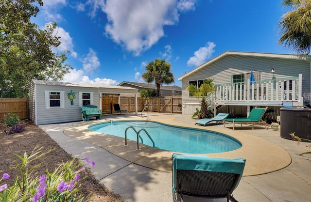 2 Blocks to Beach! Family-Friendly Home in PCB