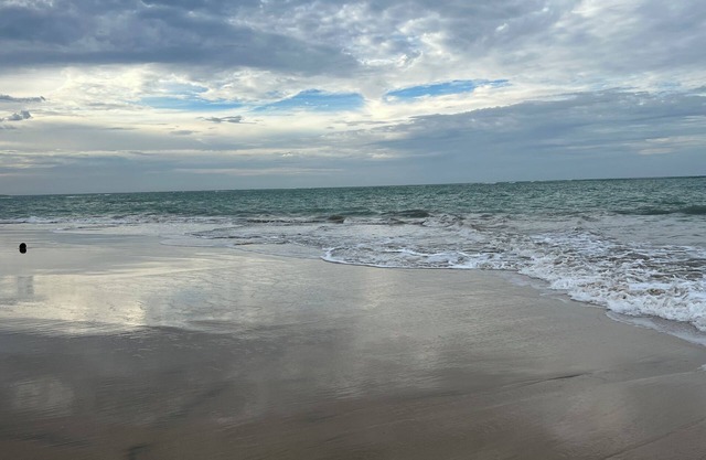 2 BR Beach Resort Apt with WiFi and access to the beach
