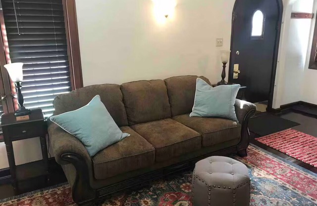 2 Br Charming home, 9th and 9th