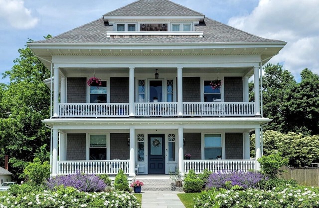 2 BR Harborfront Apartment at Independence Park & Beach