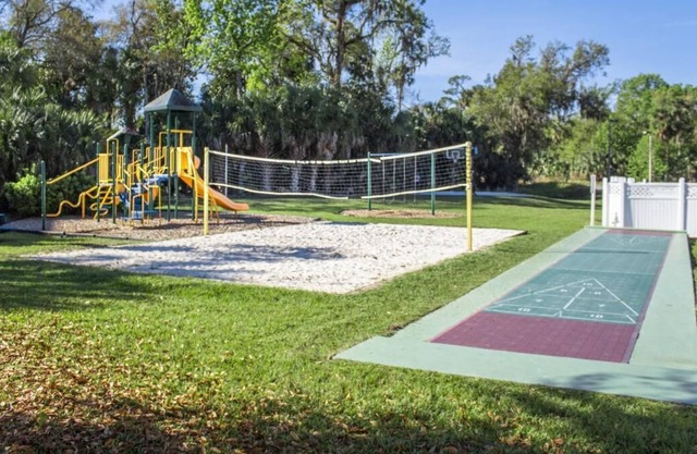 2 Budget-Friendly Units Close to Western Hills Country Club, Free Breakfast