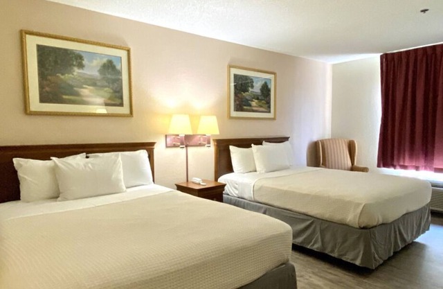 2 Budget-Friendly Units, Near Riverfront Attractions, Free Parking