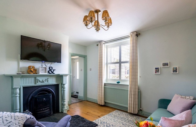 2 Lilac Avenue - a family break that sleeps 4 guests in 2 bedrooms