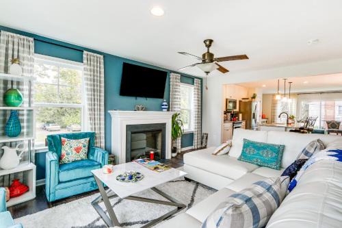 2 Mi to Hollywood Casino Charles Town Townhome!