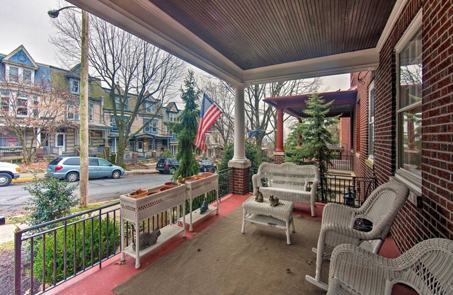 2 Mi to Reading Pagoda: Spacious Home w/Deck!