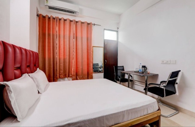 2 min to smriti upvan & chancellor club ,studio rooms.