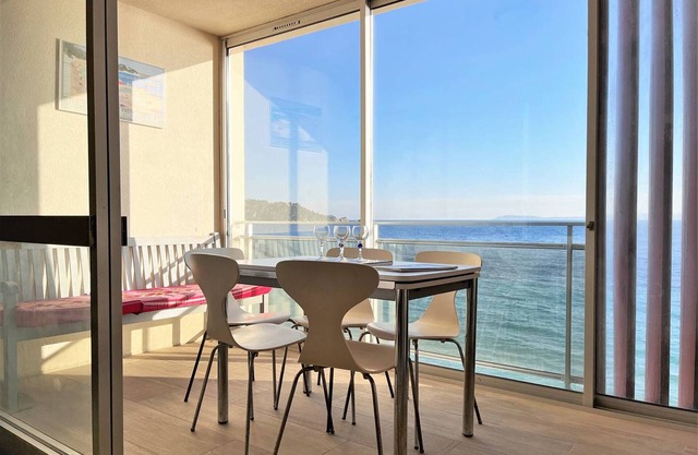 2-room apartment with sea view, beach at Cavalière