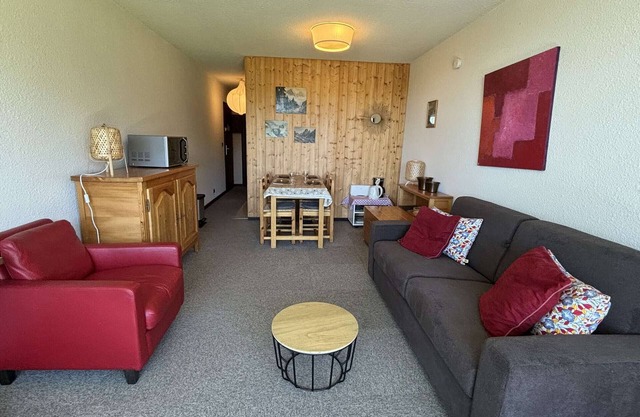 2-room apt with pool and parking in Notre-Dame-de-Bellecombe, 4 pers
