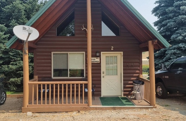#2 Soothing cabin with AC south of charming Absarokee