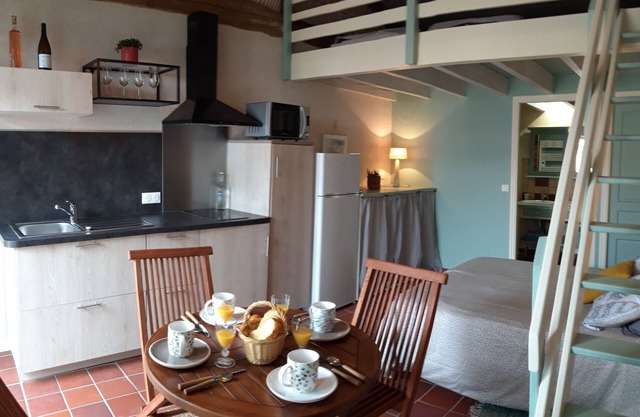 2 studio gîtes with heated indoor pool 15 minutes from La Rochelle