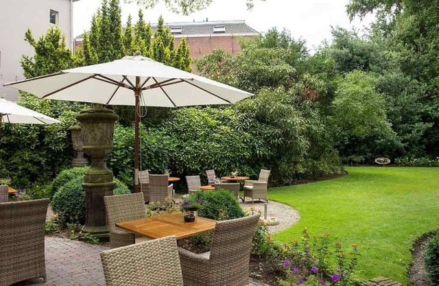 2 Stylish Rooms Ideal for Cultural Experiences Near The Fries Museum