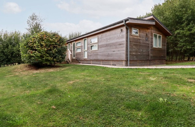 2 VALLEY VIEW, pet friendly, luxury holiday cottage in Lanreath