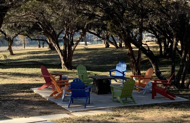 2 wooded acres on beautiful Lake Travis!